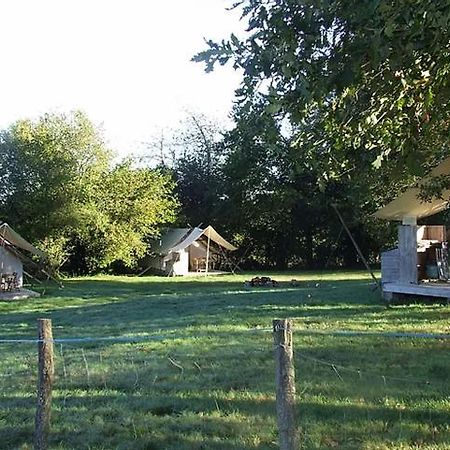 Готель Ferme De La Marliere Saint-Vincent-en-Bresse Екстер'єр фото